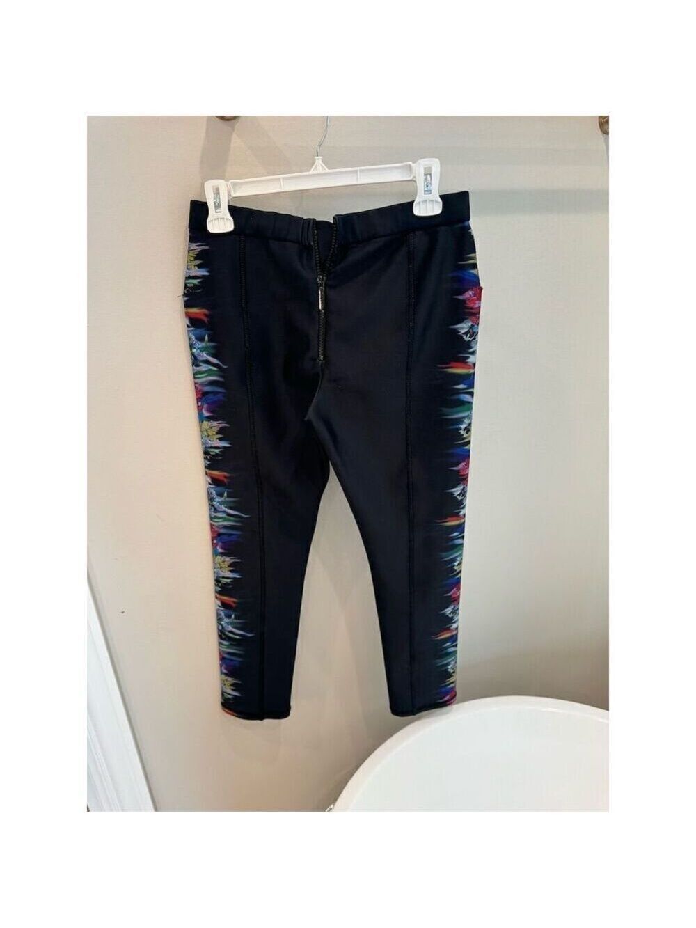 Cynthia Rowley Women's Black Leggings Size 10 with Colorful Side Panels